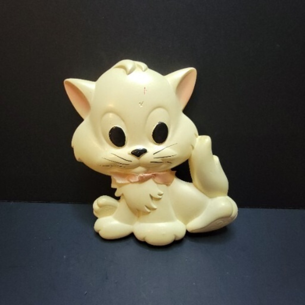 Vintage 1981 Chalkware Cat Miller Studio White Kitten Wall Art Nursery